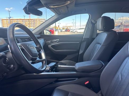 Used 2021 Audi e-tron Premium w/ Convenience Plus Package image 22
