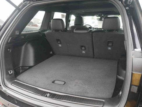 Certified 2024 Jeep Grand Cherokee Altitude AWD/4WD image 9