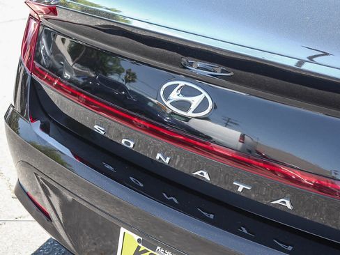 Used 2022 Hyundai Sonata SEL Plus w/ Cargo Package FWD image 9