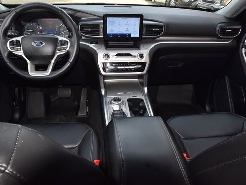 Certified 2023 Ford Explorer XLT w/ Equipment Group 202A image 17