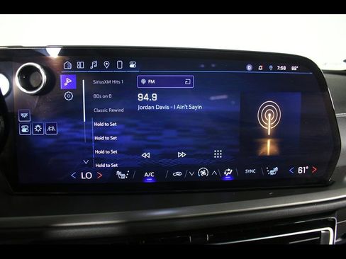 Used 2024 Chevrolet Traverse LT w/ Enhanced Driving Package FWD image 27