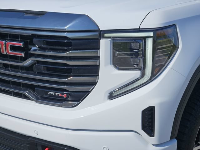 Used 2024 GMC Sierra 1500 AT4 w/ Technology Package AWD/4WD image 9