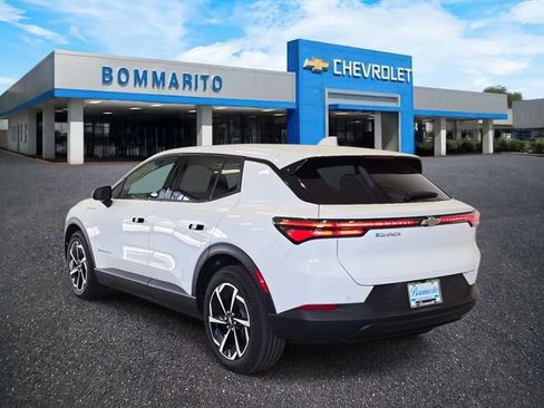 New 2026 Chevrolet Equinox EV LT image 3