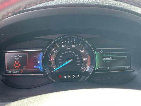 Used 2017 Ford Explorer XLT w/ Equipment Group 202A image 5