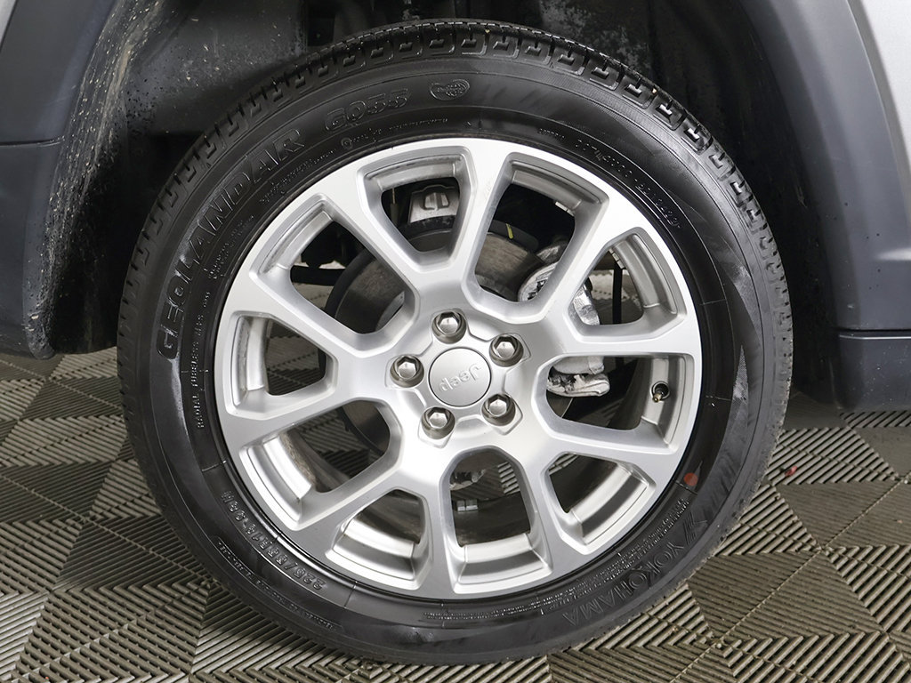 Used 2023 Jeep Compass Latitude AWD/4WD image 18