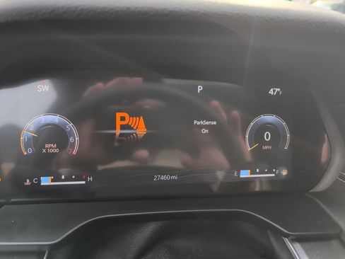 Used 2023 Jeep Grand Cherokee Altitude image 29