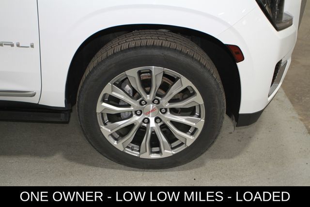 Used 2022 GMC Yukon XL Denali AWD/4WD image 6