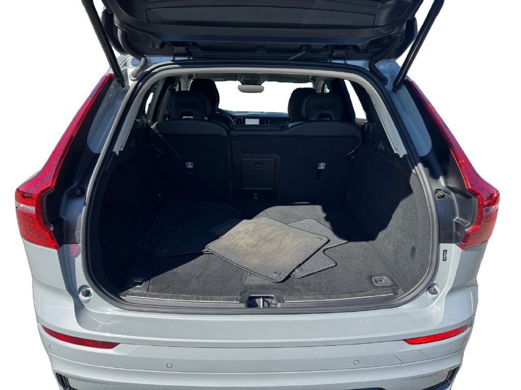Certified 2024 Volvo XC60 B5 Plus AWD/4WD image 6