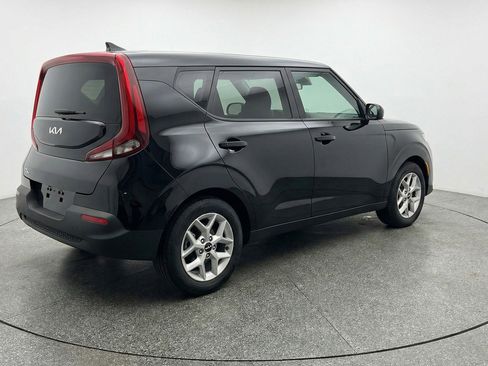 Used 2025 Kia Soul LX w/ LX Technology Package image 9