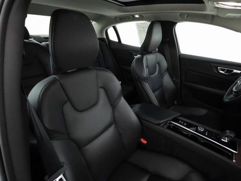 Used 2024 Volvo S60 B5 Plus image 22