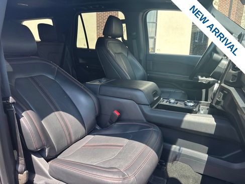 Used 2024 Ford Expedition Limited AWD/4WD image 9