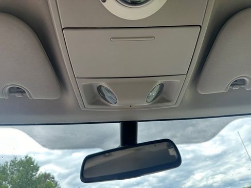 Used 2019 Dodge Grand Caravan SE image 31