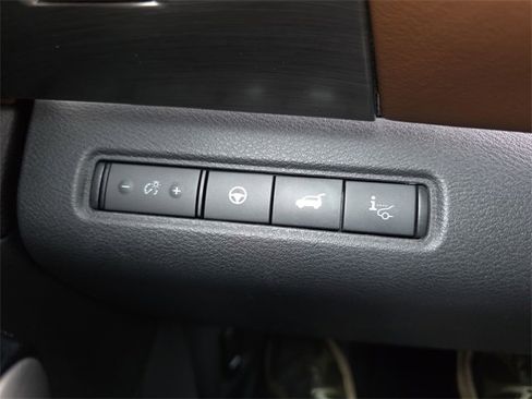 Certified 2023 Nissan Pathfinder Platinum image 33