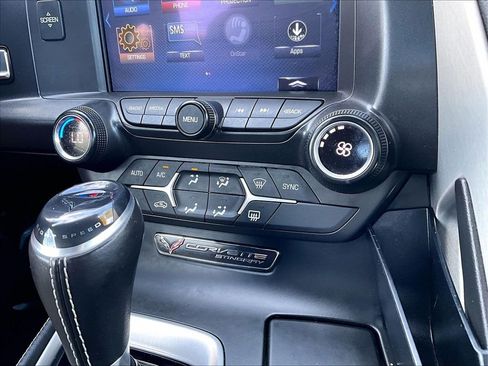 Used 2019 Chevrolet Corvette Stingray Coupe w/ 1LT RWD image 24