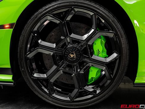 Used 2024 Lamborghini Huracan Tecnica image 25