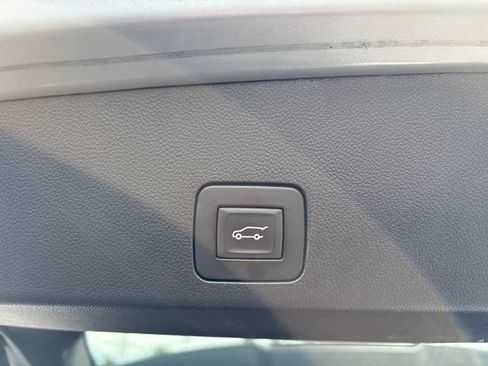 Used 2024 Buick Encore GX Avenir w/ Avenir Convenience Package AWD/4WD image 17