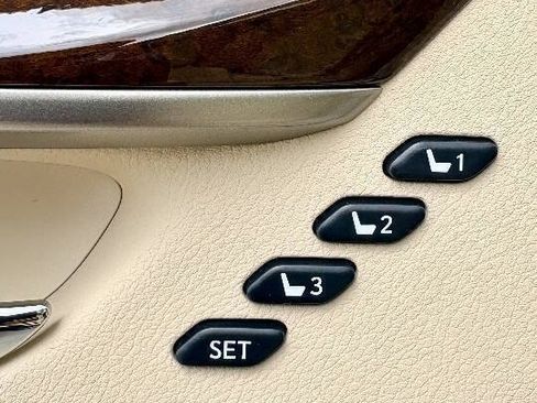 Used 2015 Lexus ES 350 w/ Premium Package FWD image 13