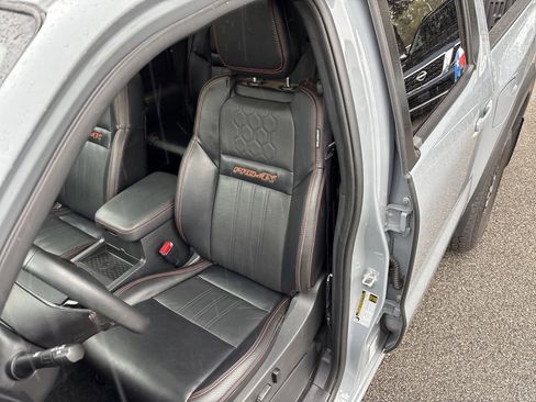 Used 2023 Nissan Frontier PRO-4X w/ Pro-4X Premium Package image 2