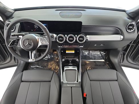 New 2026 Mercedes-Benz GLB 250 image 9
