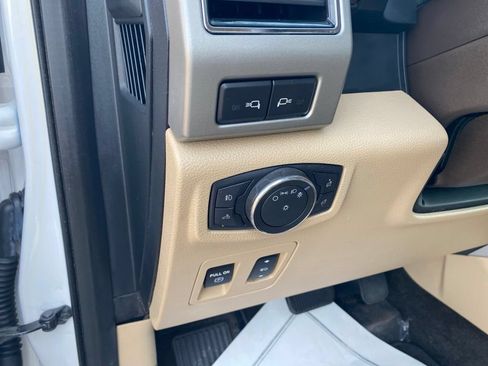 Used 2018 Ford F150 Lariat RWD image 16
