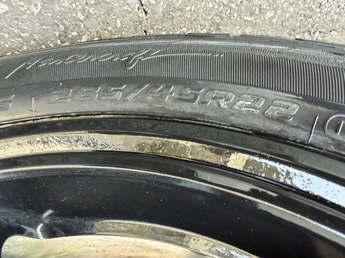 Used 2011 Chevrolet Avalanche LTZ image 75