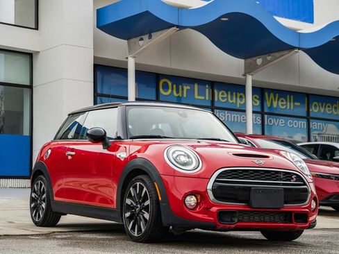 Used 2019 MINI Cooper S image 1