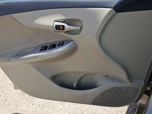 Used 2012 Toyota Corolla LE image 10