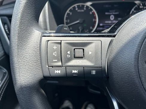 Used 2023 Nissan Rogue SV FWD image 25