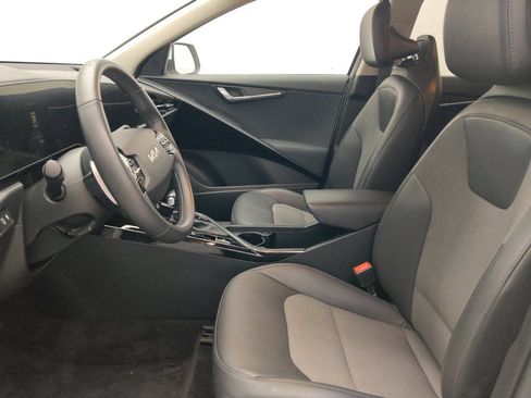 Used 2023 Kia Niro EX FWD image 17