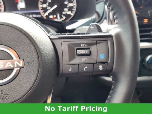 Used 2025 Nissan Pathfinder SL FWD image 29