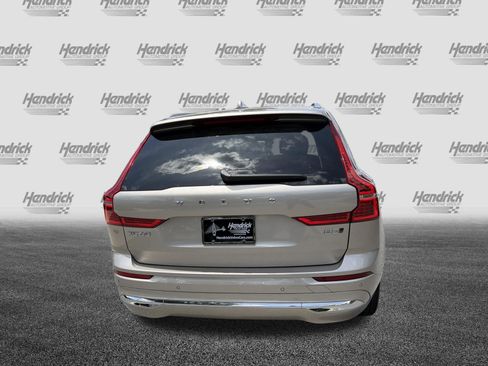 Certified 2023 Volvo XC60 B5 Plus AWD/4WD image 9
