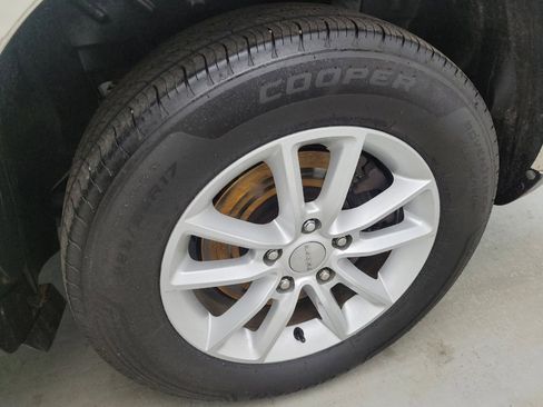 Used 2017 Dodge Journey SXT AWD/4WD image 31