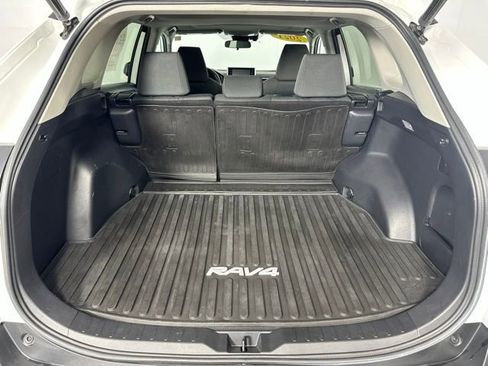 Used 2021 Toyota RAV4 XLE w/ Convenience Package AWD/4WD image 29