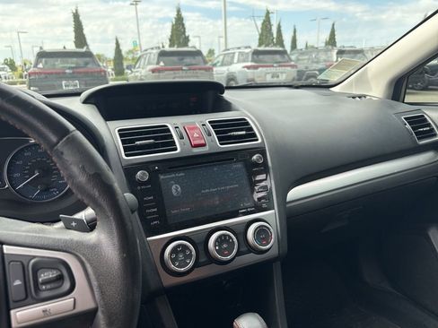 Used 2017 Subaru Crosstrek 2.0i Premium image 3