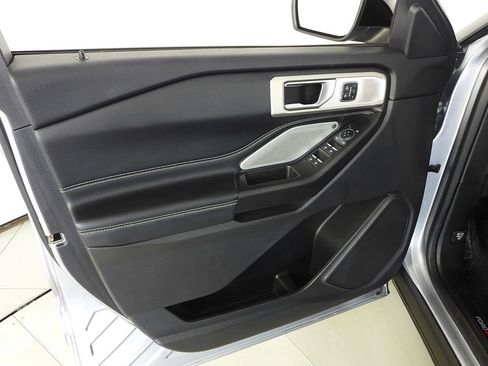 Used 2020 Ford Explorer ST w/ Premium Technology Package image 11