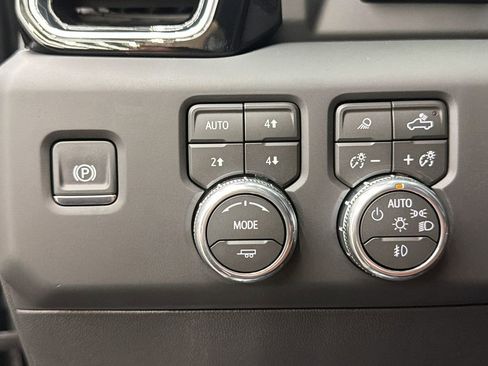 Used 2026 GMC Sierra 3500 Denali Ultimate AWD/4WD image 31