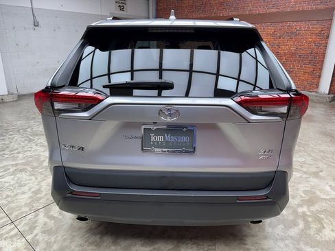Used 2022 Toyota RAV4 XLE image 4