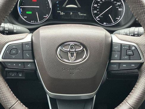 Certified 2023 Toyota Sienna Platinum image 23