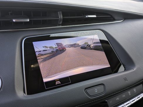 Used 2021 Cadillac XT4 Premium Luxury image 24