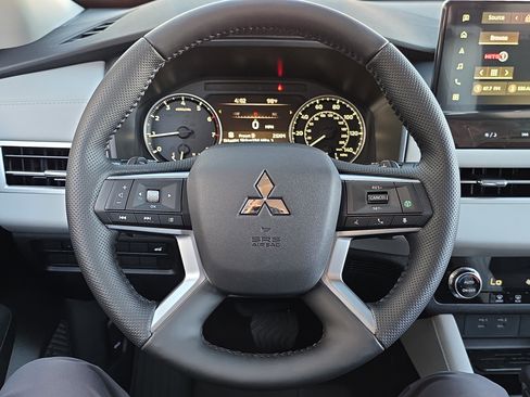 New 2026 Mitsubishi Outlander SE FWD image 13