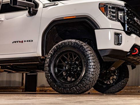 Used 2021 GMC Sierra 2500 AT4 w/ AT4 Premium Plus Package image 16