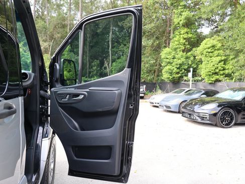 Used 2021 Mercedes-Benz Sprinter 3500 image 86