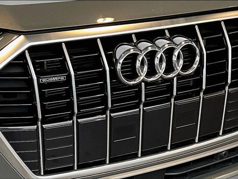 Used 2024 Audi Q3 2.0T Premium Plus w/ Premium Plus Package AWD/4WD image 32