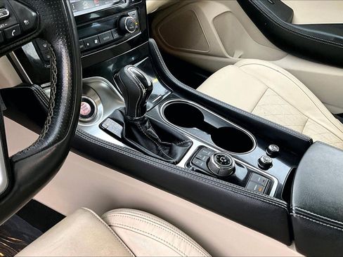 Used 2018 Nissan Maxima Platinum image 16