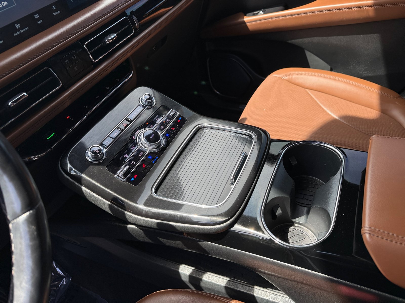 Used 2023 Lincoln Nautilus Reserve w/ Luxury Package AWD/4WD image 13