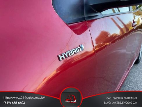 Used 2017 Toyota Prius Two image 31