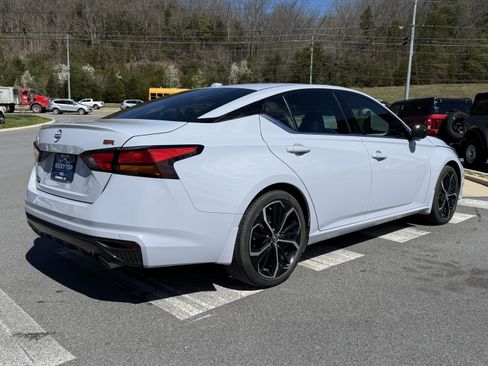 Used 2024 Nissan Altima 2.5 SR w/ SR Premium Package image 5