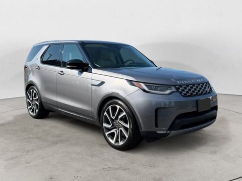 Certified 2025 Land Rover Discovery S AWD/4WD image 2