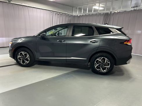 Used 2024 Kia Sportage LX AWD/4WD image 4