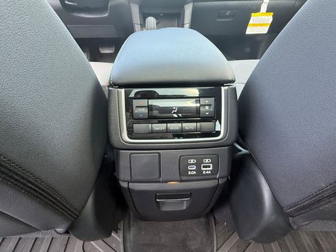 Certified 2025 Subaru Ascent Onyx Edition image 16